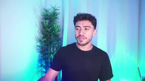 Snapshot of damon_frost chatting on June 1, 2026, 10:44 pm damon_frost online show from June 1, 2026, 10:44 pm
