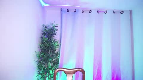 Snapshot of damon_frost chatting on June 19, 2026, 8:23 pm damon_frost online show from June 19, 2026, 8:23 pm