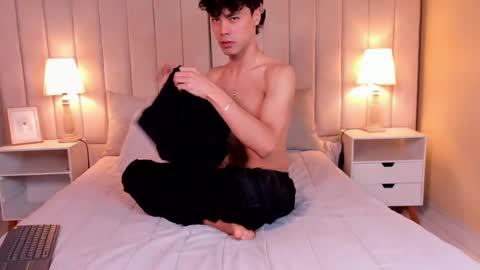 Snapshot of damon_nort chatting on December 18, 2024, 1:45 pm DEMON NORTH online show from December 18, 2024, 1:45 pm