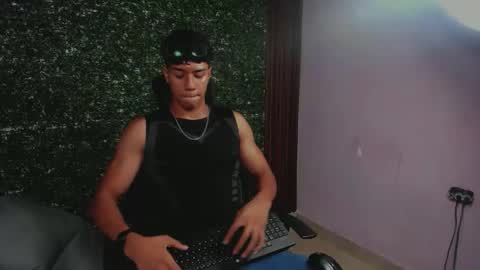 Snapshot of damon_sw chatting on November 24, 2025, 5:23 pm damon online show from November 24, 2025, 5:23 pm