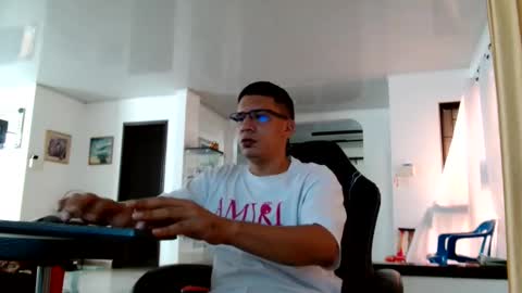 Snapshot of damyan_2003 chatting on May 28, 2026, 2:03 pm damyan_2003 online show from May 28, 2026, 2:03 pm