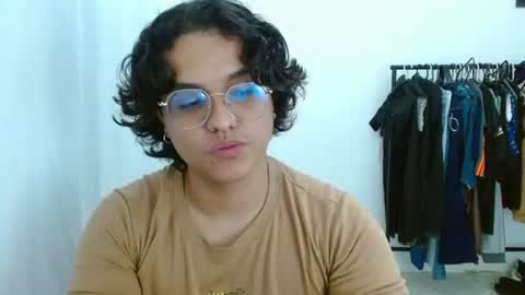 Snapshot of dan_blous chatting on June 18, 2026, 12:00 am Diane Blosson online show from June 18, 2026, 12:00 am