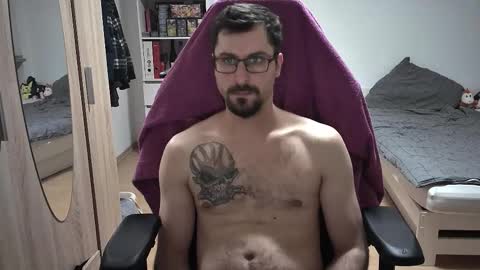 King Dan online show from December 3, 2025, 7:56 pm