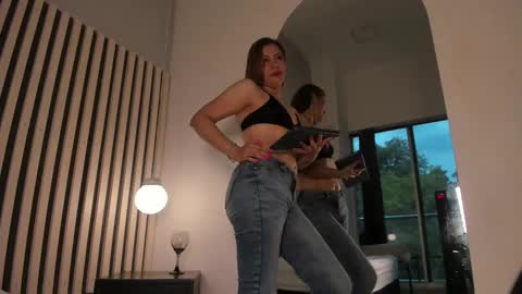 Snapshot of dana_cole chatting on November 18, 2025, 7:51 pm dana_cole online show from November 18, 2025, 7:51 pm