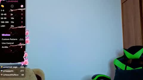 Danna  online show from October 5, 2025, 6:17 pm