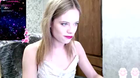 Snapshot of dana_smilex chatting on September 25, 2025, 5:49 pm Dana SmileX online show from September 25, 2025, 5:49 pm