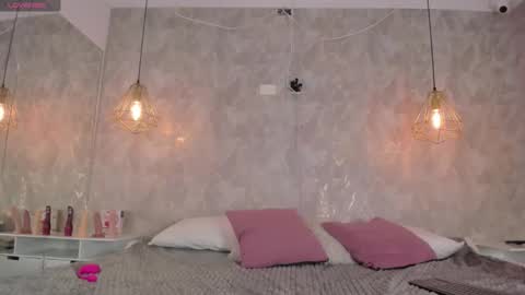    online show from November 25, 2025, 8:53 pm