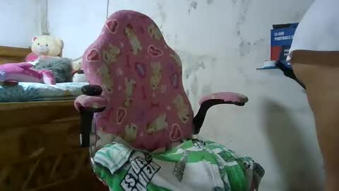 danae01 online show from April 19, 2026, 7:16 pm