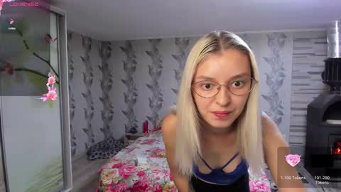 Snapshot of danamily chatting on October 30, 2025, 11:55 am Denisa personalized vinyl photo wallpaper 95-cm length 239-cm height with danamilys autograph or photo on request personaliz online show from October 30, 2025, 11:55 am