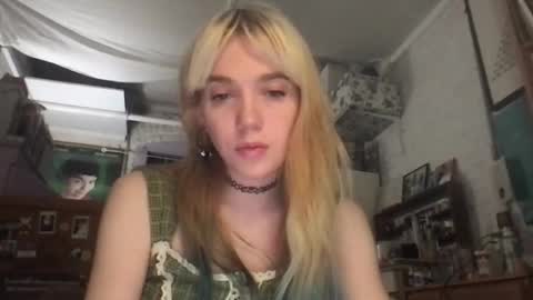 Snapshot of danceissexisbeauty2 chatting on November 17, 2025, 2:17 am Your submissive patient online show from November 17, 2025, 2:17 am