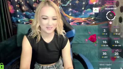 dances_queen online show from January 6, 2026, 8:07 am