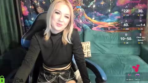 dances_queen online show from February 13, 2026, 8:49 pm