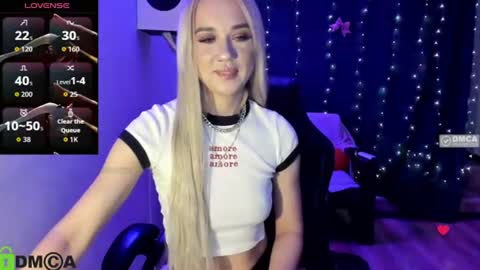 dances_queen online show from June 23, 2026, 7:06 am