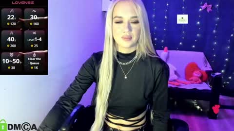 dances_queen online show from July 9, 2026, 7:12 am