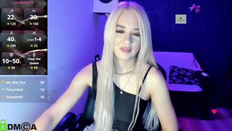 dances_queen online show from July 29, 2026, 7:06 am