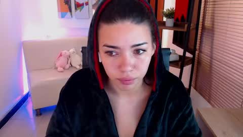 Veronica online show from April 25, 2026, 11:46 am