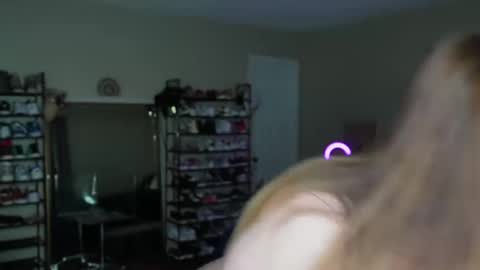 Snapshot of dangerouslybeautiful chatting on February 19, 2025, 7:05 pm Lexi online show from February 19, 2025, 7:05 pm