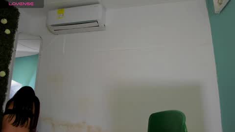 Snapshot of dani_lue chatting on December 13, 2024, 11:34 am dani_lue online show from December 13, 2024, 11:34 am