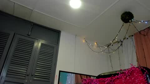 Snapshot of dani_lue chatting on December 13, 2024, 2:38 pm dani_lue online show from December 13, 2024, 2:38 pm