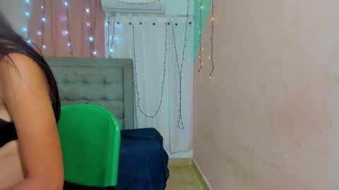 Snapshot of dani_lue chatting on January 25, 2025, 11:44 am dani_lue online show from January 25, 2025, 11:44 am