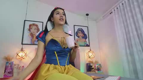 Snapshot of dani_parkerr chatting on June 20, 2026, 7:05 pm online show from June 20, 2026, 7:05 pm
