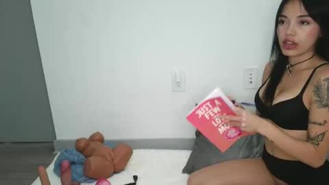 danidivina777 online show from May 9, 2026, 4:12 pm