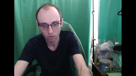 Snapshot of daniel9121 chatting on April 7, 2026, 9:10 am Daniel9121 online show from April 7, 2026, 9:10 am