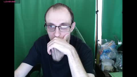Snapshot of daniel9121 chatting on April 26, 2026, 10:46 am Daniel9121 online show from April 26, 2026, 10:46 am