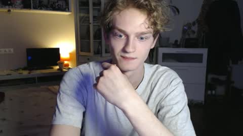 Snapshot of daniel_yumm chatting on April 3, 2026, 6:50 pm Daniel online show from April 3, 2026, 6:50 pm