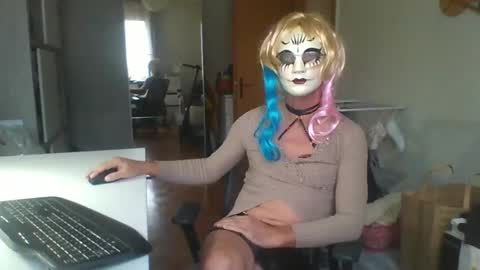 Snapshot of daniela69i chatting on December 19, 2024, 10:24 am newcumer online show from December 19, 2024, 10:24 am