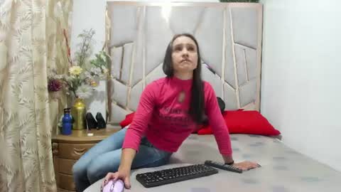 Snapshot of daniela_casallass chatting on July 6, 2026, 11:07 am Daniela online show from July 6, 2026, 11:07 am
