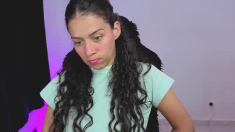 daniela_rivasthl online show from July 16, 2026, 5:57 am