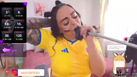 Snapshot of danielacortes03 chatting on June 17, 2026, 6:53 pm I think I will close this page please leave me a message if you want to know about me online show from June 17, 2026, 6:53 pm