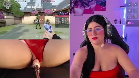 Snapshot of danielamendez__ chatting on December 21, 2024, 1:10 pm Dani online show from December 21, 2024, 1:10 pm