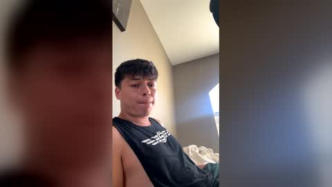 danieldelucaxxx online show from March 22, 2026, 10:35 pm