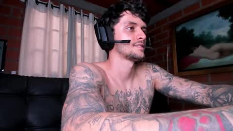 Snapshot of daniele_bunny chatting on February 18, 2025, 9:20 pm Daniele Bunny online show from February 18, 2025, 9:20 pm