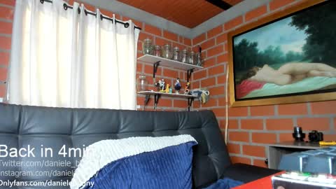 Snapshot of daniele_bunny chatting on February 28, 2025, 7:25 pm Daniele Bunny online show from February 28, 2025, 7:25 pm