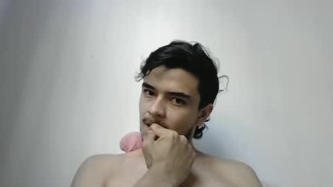 Snapshot of danielhot17 chatting on December 18, 2024, 11:56 am DANIEL online show from December 18, 2024, 11:56 am