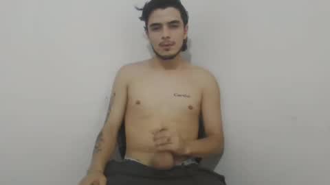 Snapshot of danielhot17 chatting on December 20, 2024, 2:52 am DANIEL online show from December 20, 2024, 2:52 am