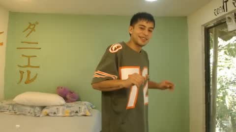 danielitopapii online show from July 16, 2026, 3:29 pm