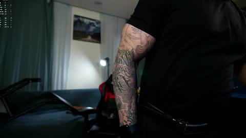 Snapshot of danielkraig_for_u chatting on April 4, 2026, 4:04 pm Daniel Kraig online show from April 4, 2026, 4:04 pm