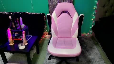 Snapshot of danielle_banks chatting on December 21, 2024, 12:31 am Danielle Banks online show from December 21, 2024, 12:31 am