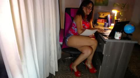 Snapshot of danielle_rose_ chatting on May 9, 2026, 7:52 pm Angie online show from May 9, 2026, 7:52 pm