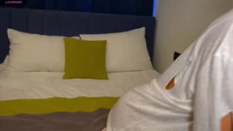 Snapshot of danielle_thomas chatting on February 13, 2026, 2:24 pm Danielle online show from February 13, 2026, 2:24 pm