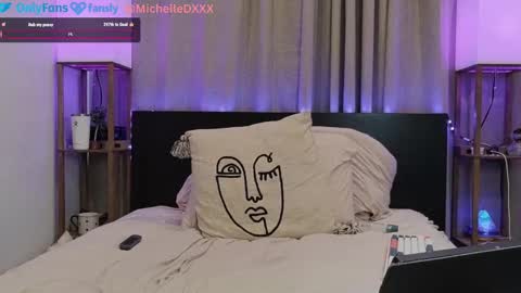 daniellemxxx online show from October 1, 2025, 6:03 pm