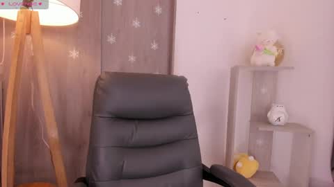 Danielle Rose online show from June 4, 2026, 11:22 pm
