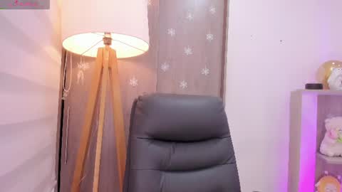 Danielle Rose online show from July 23, 2026, 12:02 am