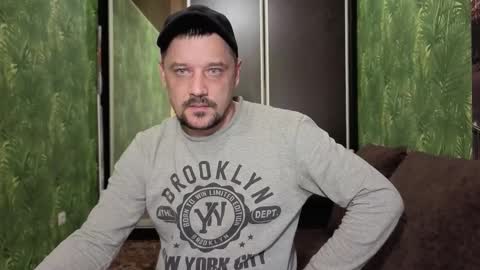 Snapshot of danielocool chatting on September 17, 2025, 12:07 pm DanieloCool online show from September 17, 2025, 12:07 pm