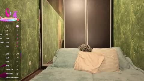 Snapshot of danielocool chatting on December 15, 2025, 7:01 am DanieloCool online show from December 15, 2025, 7:01 am