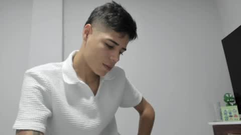 danielsanta188 online show from March 16, 2026, 4:33 pm